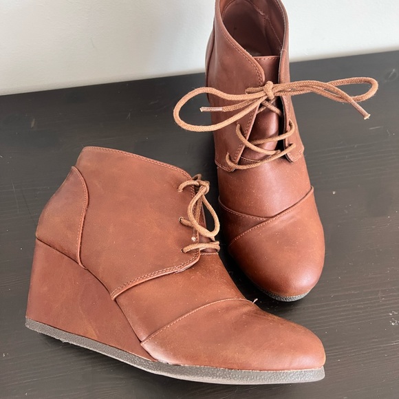 Brown Wedge Ankle Booties size 9 - Picture 2 of 5